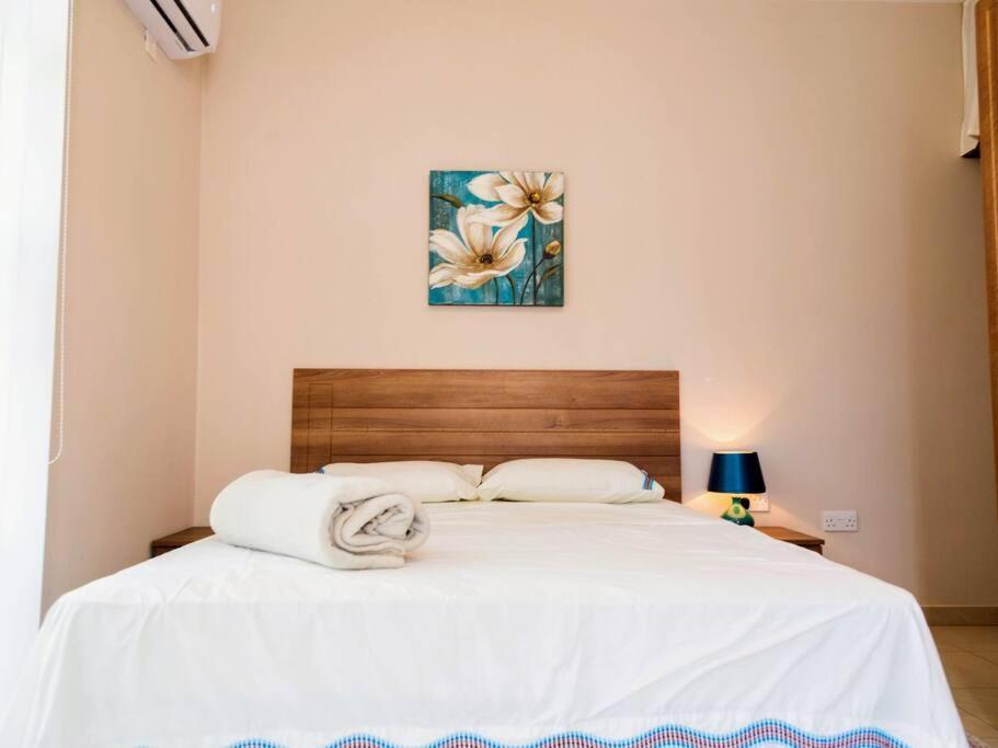 Sea Views Apartment-Wifi-Sleep 5 Marsaskala Exteriér fotografie